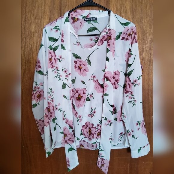🔥Shein Womens sheer Floral white & Pink Blouse Size M🔥 - Picture 4 of 11